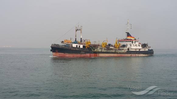 abbotsgrange (Hopper Dredger) - IMO 6622525, MMSI 408386000, Call Sign A9D3094 under the flag of Bahrain