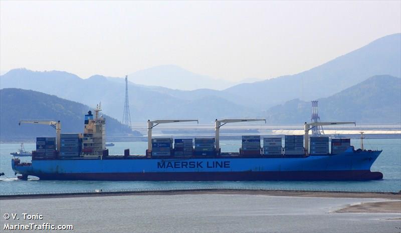 maersk conakry (Container Ship) - IMO 9525285, MMSI 564305000, Call Sign 9V9267 under the flag of Singapore