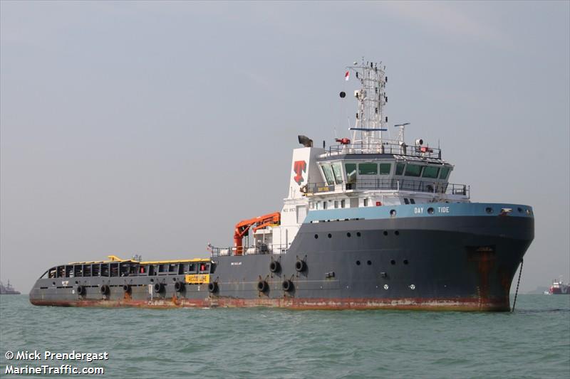 day tide (Offshore Tug/Supply Ship) - IMO 9421697, MMSI 576391000, Call Sign YJVK3 under the flag of Vanuatu