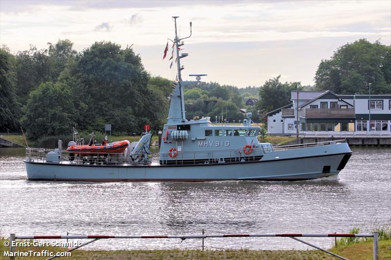 mhv 910 ringen (Military ops) - IMO , MMSI 219000178, Call Sign OVLJ under the flag of Denmark
