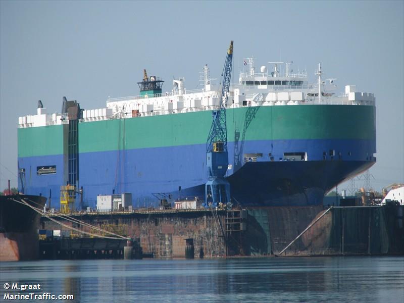 platinum ray (Vehicles Carrier) - IMO 9210438, MMSI 308726000, Call Sign C6RC2 under the flag of Bahamas