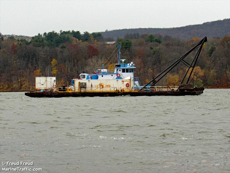 charles a (Tug) - IMO 8424202, MMSI 367608840, Call Sign WDH3586 under the flag of United States (USA)