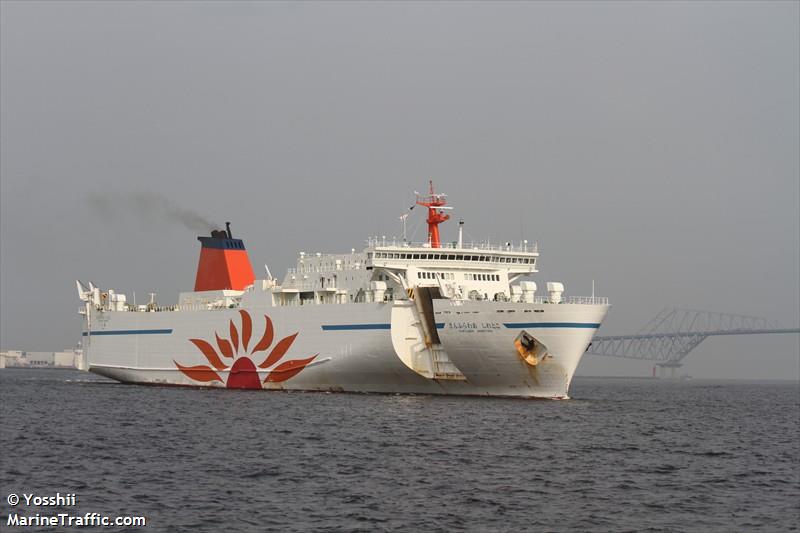 sunflower shiretoko (Passenger/Ro-Ro Cargo Ship) - IMO 9236717, MMSI 431602076, Call Sign JM6685 under the flag of Japan