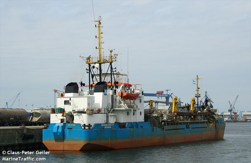 hegemann 4 (Hopper Dredger) - IMO 8121044, MMSI 211629000, Call Sign DHGO under the flag of Germany