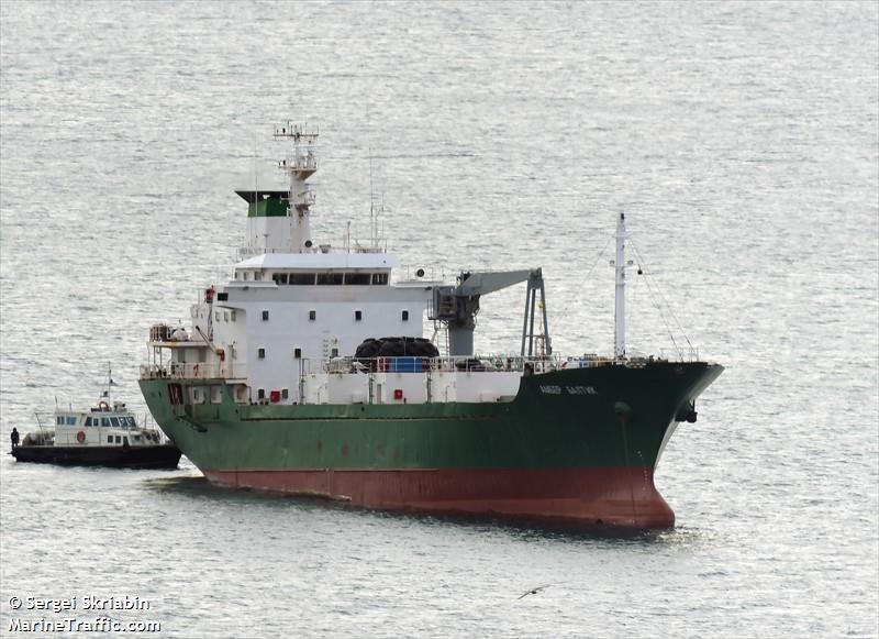 amber baltic (Refrigerated Cargo Ship) - IMO 8513273, MMSI 273342230, Call Sign   UBCG5 under the flag of Russia