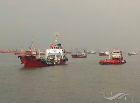 mt petro ocean ix (Bunkering Tanker) - IMO 9033737, MMSI 525015907, Call Sign POCH under the flag of Indonesia