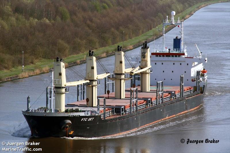 golden star (Bulk Carrier) - IMO 9146900, MMSI 574330000, Call Sign 3WMW under the flag of Vietnam