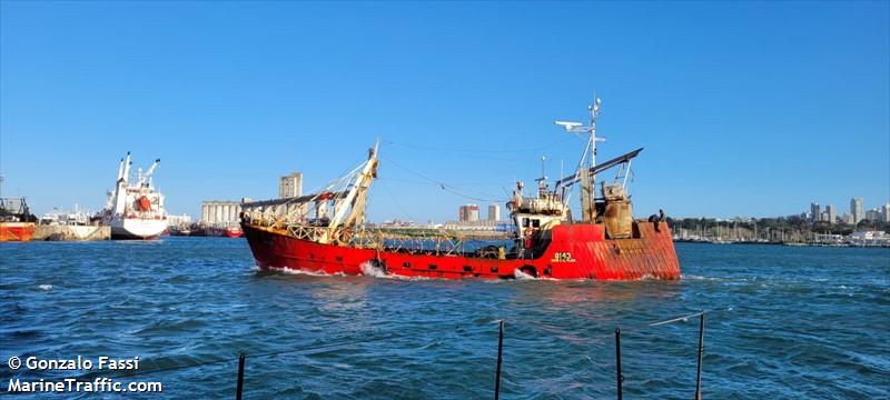 leal (Fishing Vessel) - IMO 8707628, MMSI 701000507, Call Sign LW 6746 under the flag of Argentina
