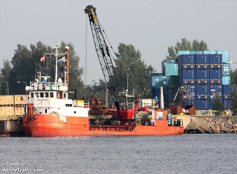 john madsen (Dredger) - IMO 7236347, MMSI 219001261, Call Sign OWSG2 under the flag of Denmark