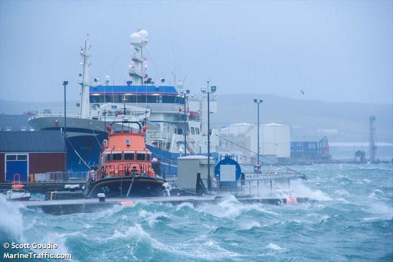 rnli lifeboat 17-31 (SAR) - IMO , MMSI 235005115, Call Sign VSWX3 under the flag of United Kingdom (UK)