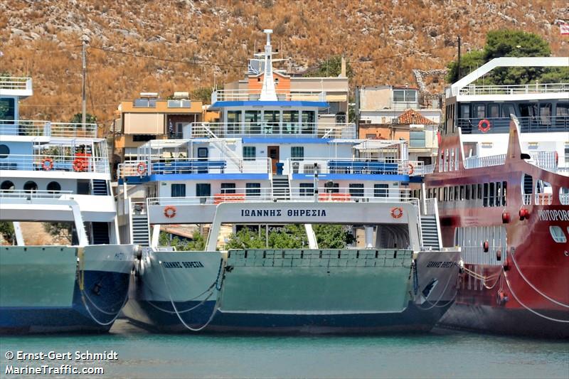 ioannis thiresia (Passenger Ship) - IMO 8989393, MMSI 237816200, Call Sign SY4912 under the flag of Greece