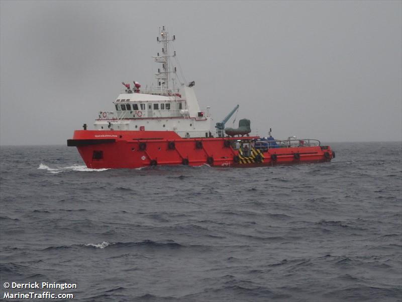 seaeagles dolphin (Tug) - IMO 9758791, MMSI 377182000, Call Sign J8B5240 under the flag of St Vincent & Grenadines