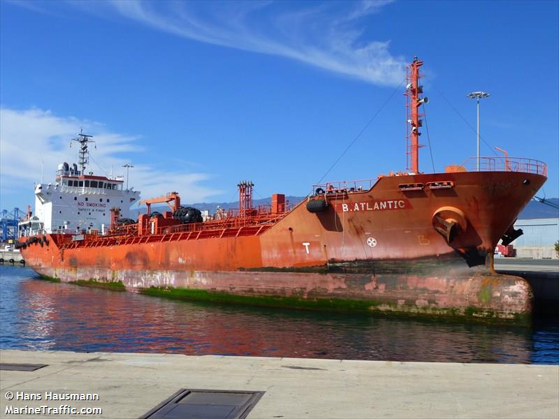 b. atlantic (Oil Products Tanker) - IMO 9333125, MMSI 538004308, Call Sign V7WI5 under the flag of Marshall Islands