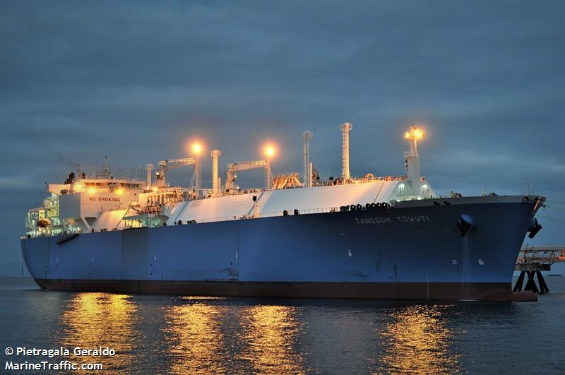 tangguh towuti (LNG Tanker) - IMO 9325893, MMSI 563214000, Call Sign 9V7630 under the flag of Singapore