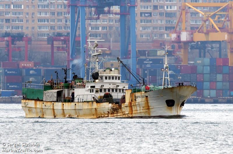 brauzer (Fishing Vessel) - IMO 8320925, MMSI 273435810, Call Sign UHZK under the flag of Russia