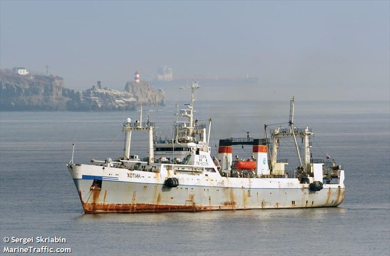 khotin (Fish Factory Ship) - IMO 8331546, MMSI 273840020, Call Sign UGPA under the flag of Russia