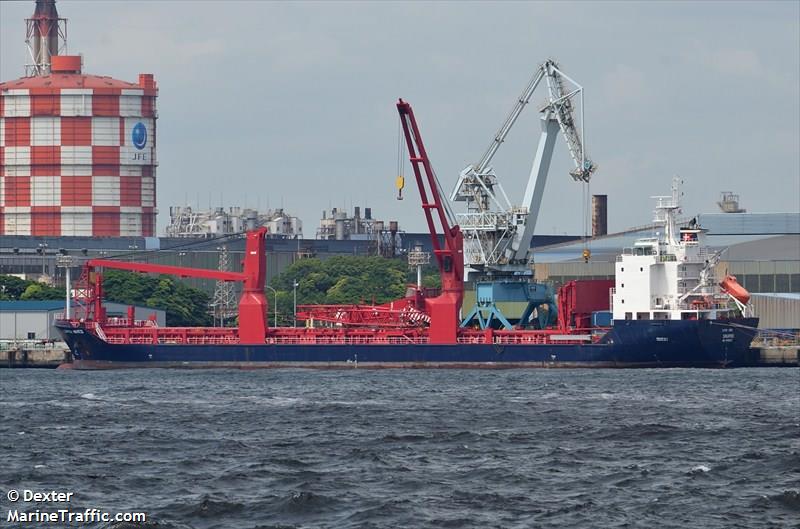 queen star 5 (Passenger Ship) - IMO 9797101, MMSI 564425000, Call Sign 9V3845 under the flag of Singapore