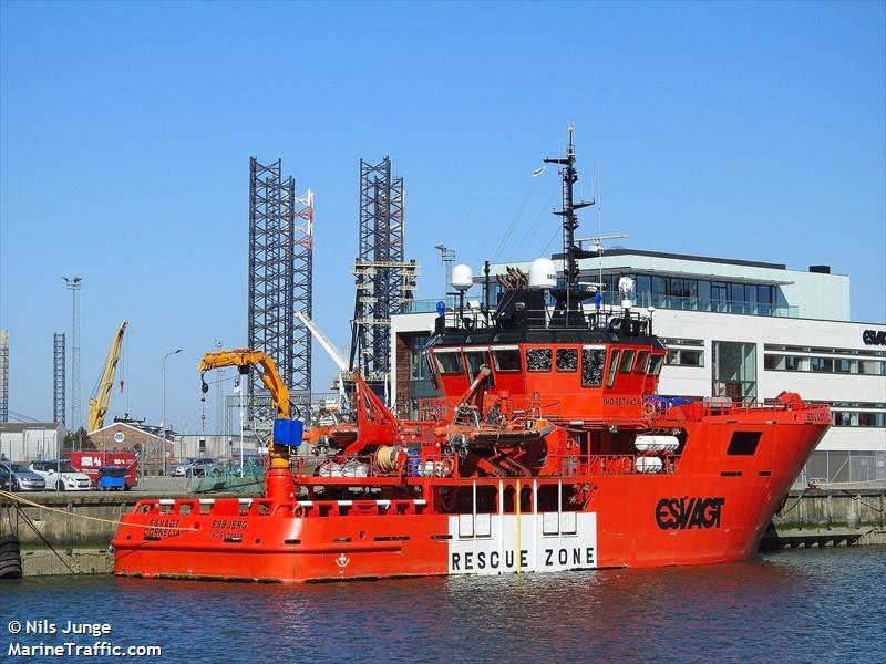 esvagt cornelia (Standby Safety Vessel) - IMO 9678434, MMSI 219019218, Call Sign OWTL2 under the flag of Denmark