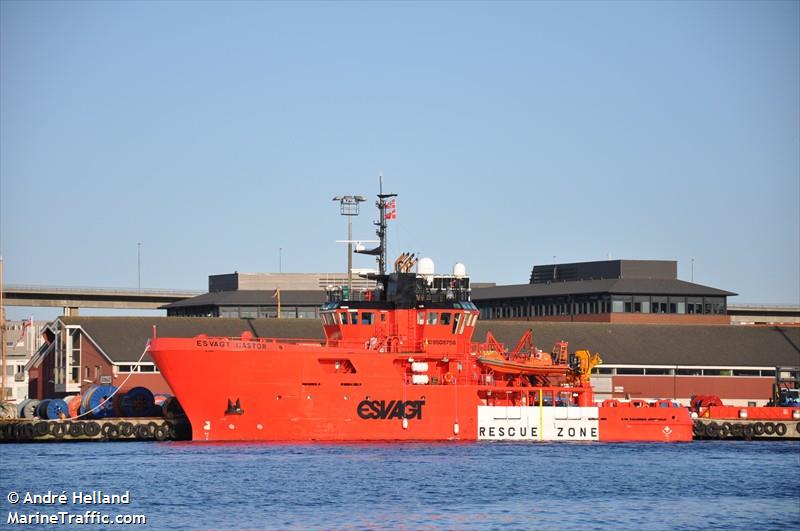 esvagt castor (Standby Safety Vessel) - IMO 9508756, MMSI 220003000, Call Sign OUKI2 under the flag of Denmark