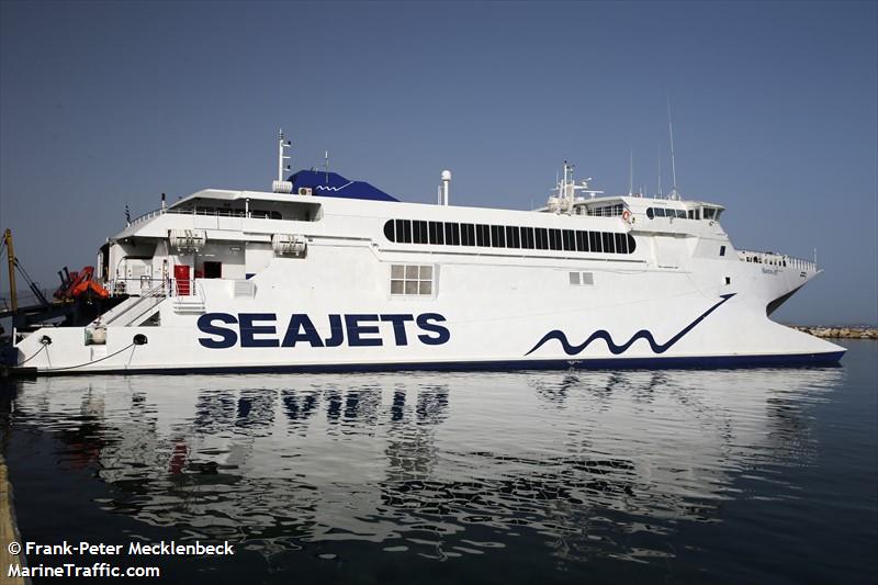 naxos jet (Passenger/Ro-Ro Cargo Ship) - IMO 8919518, MMSI 241052000, Call Sign SVAF8 under the flag of Greece