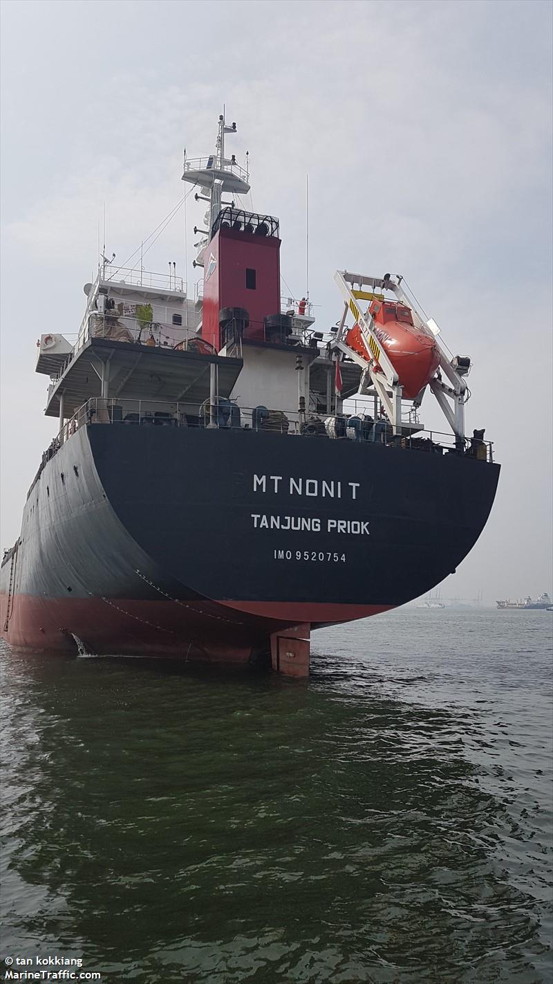 mt.noni.t (Oil Products Tanker) - IMO 9520754, MMSI 525006216, Call Sign JZXL under the flag of Indonesia