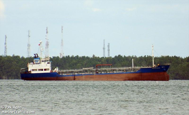 nusantara bersinar (Oil Products Tanker) - IMO 9066370, MMSI 525015795, Call Sign PNVI under the flag of Indonesia