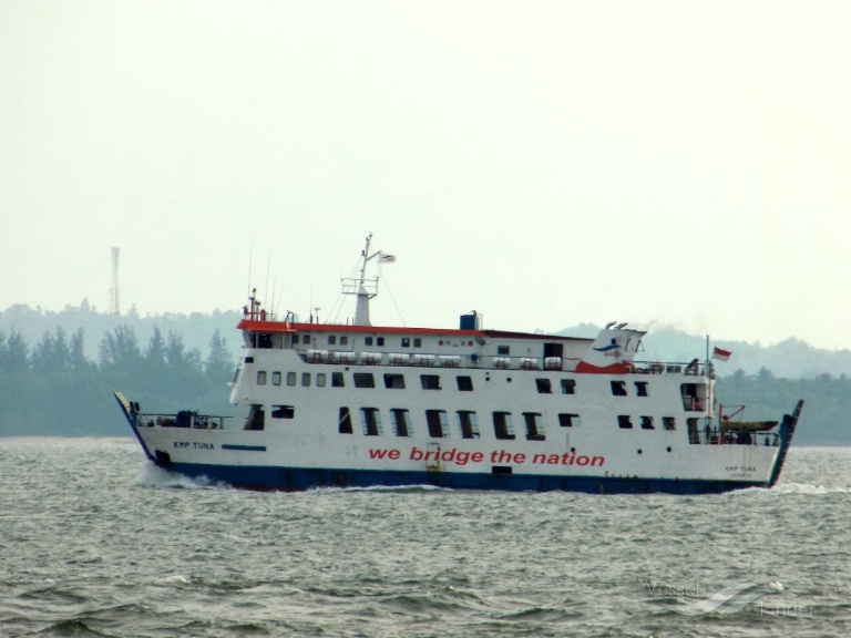 tuna (Passenger/Ro-Ro Cargo Ship) - IMO 8992821, MMSI 525019433, Call Sign YFPW under the flag of Indonesia
