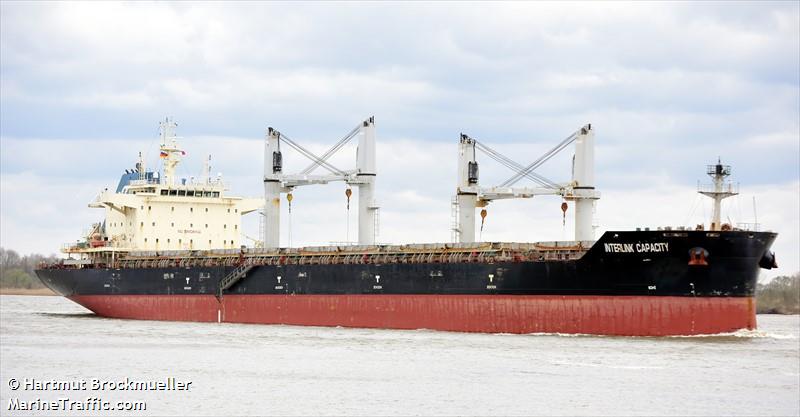 interlink capacity (Bulk Carrier) - IMO 9711731, MMSI 538005695, Call Sign V7GD6 under the flag of Marshall Islands