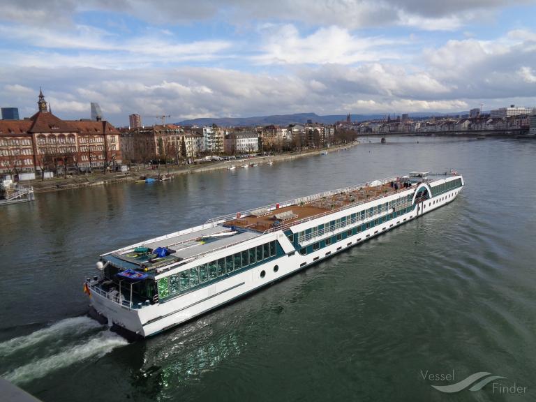 amadeus symphony (Passenger ship) - IMO , MMSI 211171560, Call Sign DC7619 under the flag of Germany