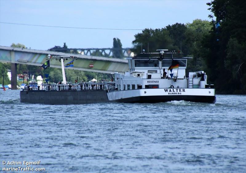 walter (Tanker) - IMO , MMSI 211712470, Call Sign DC8616 under the flag of Germany