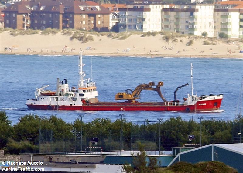 omvac cinco (Hopper Dredger) - IMO 8302765, MMSI 224297000, Call Sign EAKO under the flag of Spain