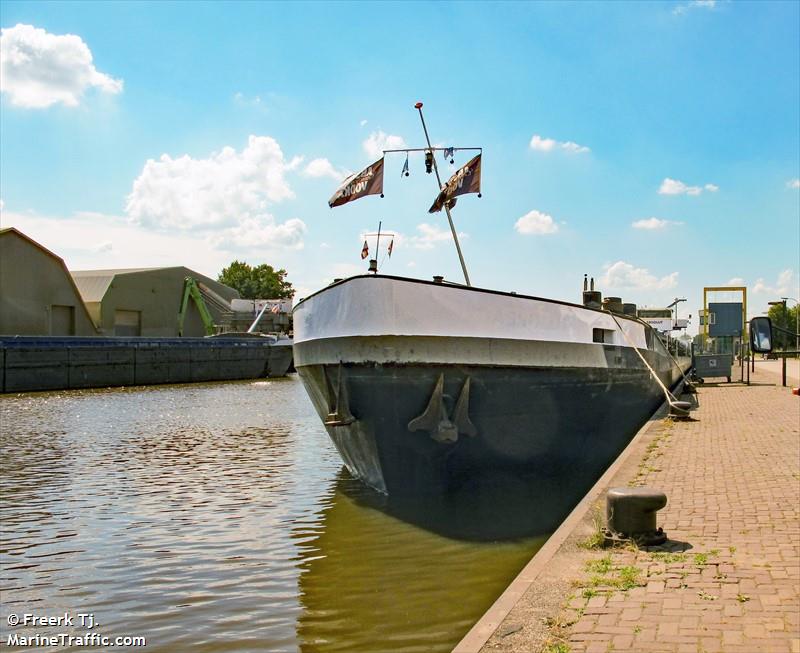 absolut (Cargo ship) - IMO , MMSI 244170436, Call Sign PD9076 under the flag of Netherlands