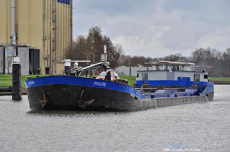 midlifecrisis (Cargo ship) - IMO , MMSI 244690927, Call Sign PD8963 under the flag of Netherlands