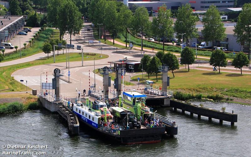 pont 6 (Passenger ship) - IMO , MMSI 244820297, Call Sign PE4904 under the flag of Netherlands