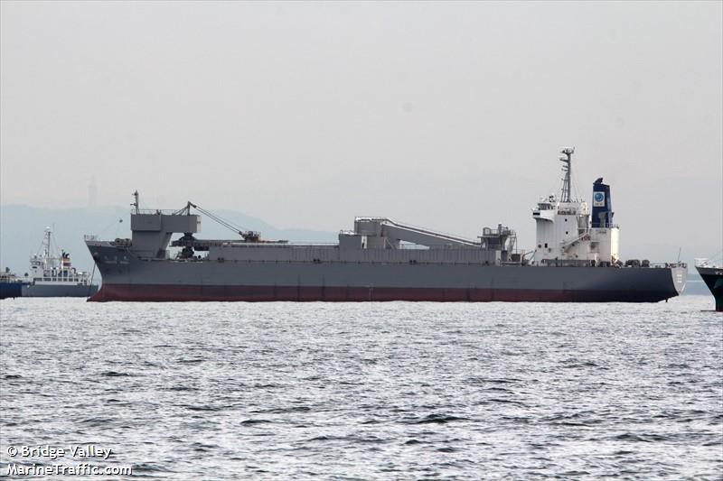hokuyo maru (Limestone Carrier) - IMO 9185475, MMSI 431501083, Call Sign JL6570 under the flag of Japan