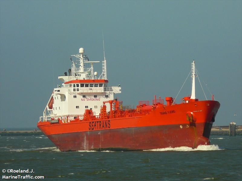 ever lively (Container Ship) - IMO 9604134, MMSI 563982000, Call Sign 9V9726 under the flag of Singapore