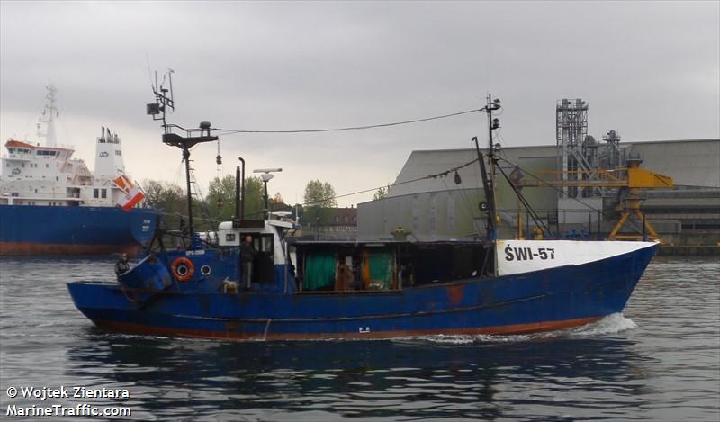swi-57 (Fishing vessel) - IMO , MMSI 261007170, Call Sign SPS2009 under the flag of Poland