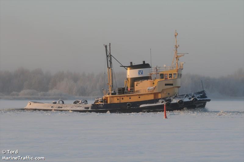 karl af karlstad (Tug) - IMO 6420642, MMSI 265510870, Call Sign SIML under the flag of Sweden