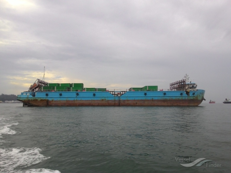 mv pekan berau (Deck Cargo Ship) - IMO 9404106, MMSI 525005404, Call Sign YBIH2 under the flag of Indonesia