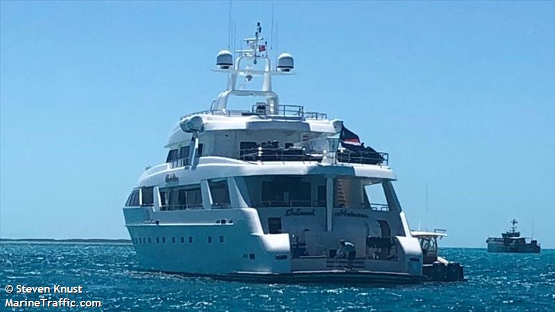 island heiress (Yacht) - IMO 8772740, MMSI 538071155, Call Sign V7NG8 under the flag of Marshall Islands
