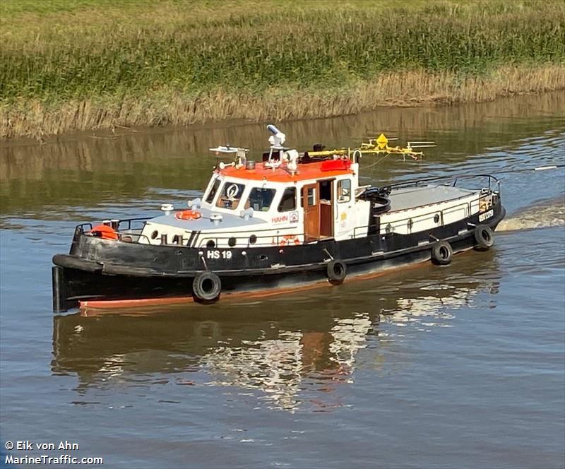 hs 19 hahn schlepper (Tug) - IMO , MMSI 211373490, Call Sign DH7649 under the flag of Germany