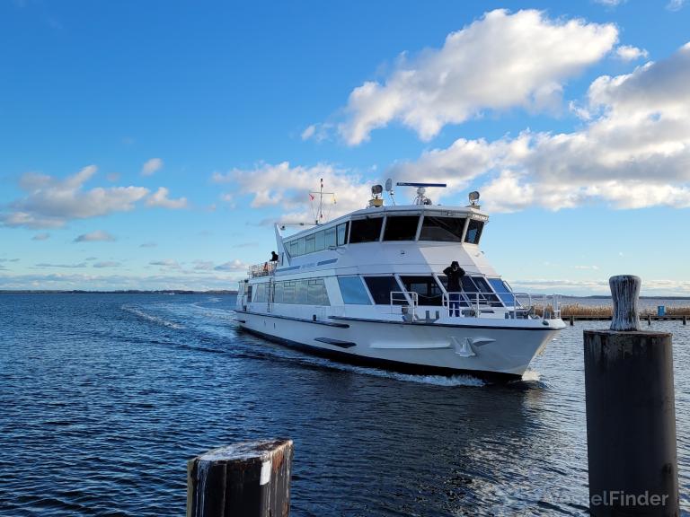 insel hiddensee (Passenger ship) - IMO , MMSI 211537340, Call Sign DJ3183 under the flag of Germany