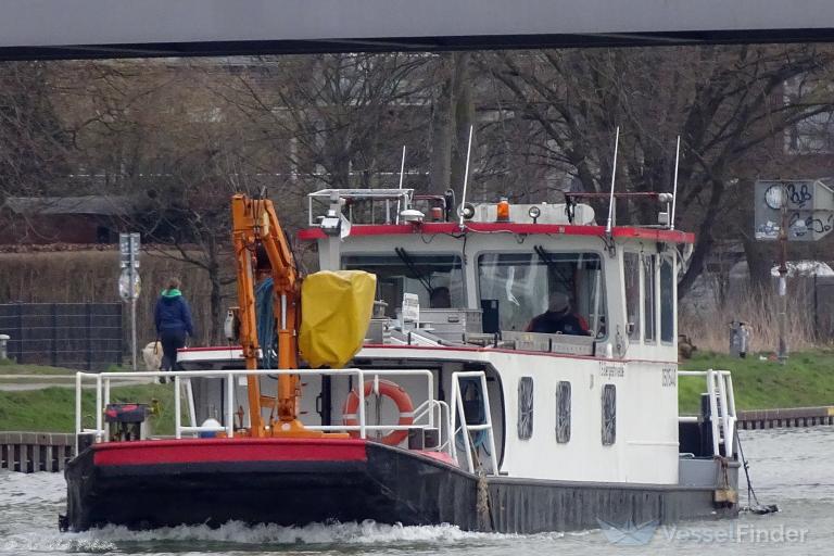 bergeshoevede (Dredging or UW ops) - IMO , MMSI 211765600, Call Sign DC5868 under the flag of Germany