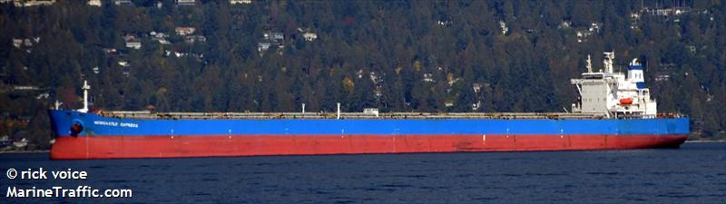 newcastle express (Bulk Carrier) - IMO 9220213, MMSI 477624400, Call Sign VRTN2 under the flag of Hong Kong