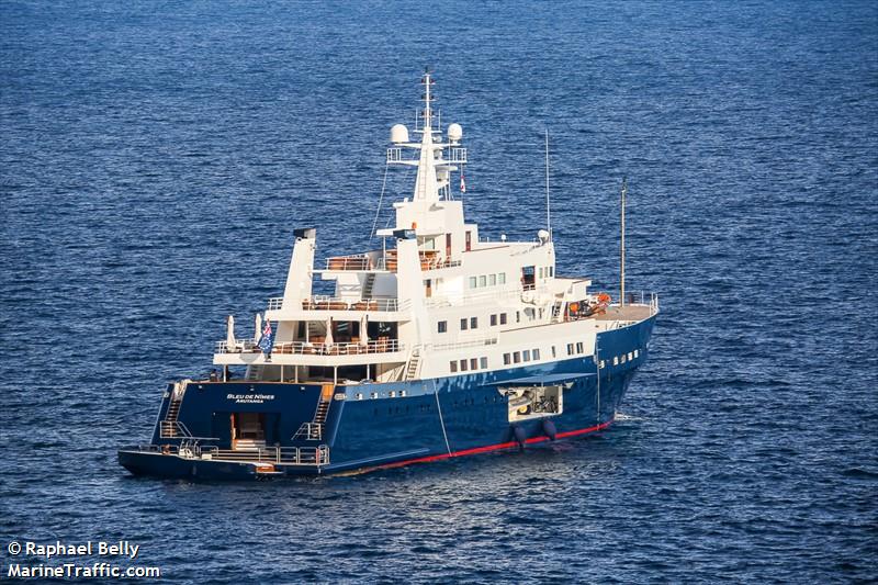 bleu de nimes (Yacht) - IMO 7813913, MMSI 518100219, Call Sign E5U1360 under the flag of Cook Islands