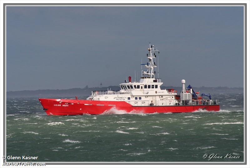 lilian ngoyi (Fishing Support Vessel) - IMO 9282223, MMSI 601741000, Call Sign ZR-4180 under the flag of South Africa