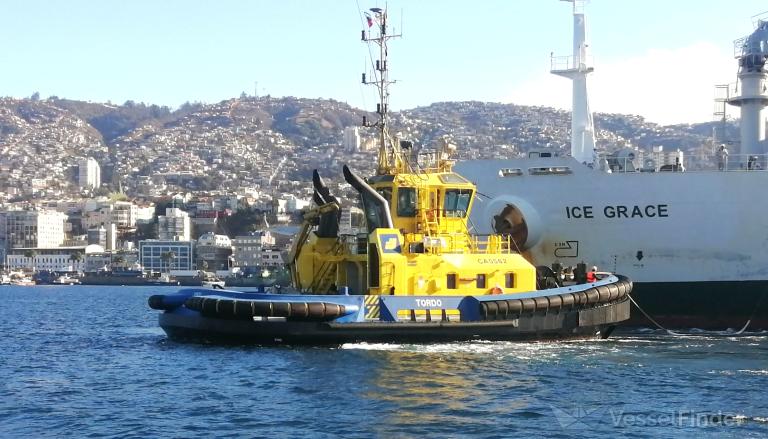 tordo (Tug) - IMO 9684794, MMSI 725001542, Call Sign CA5562 under the flag of Chile