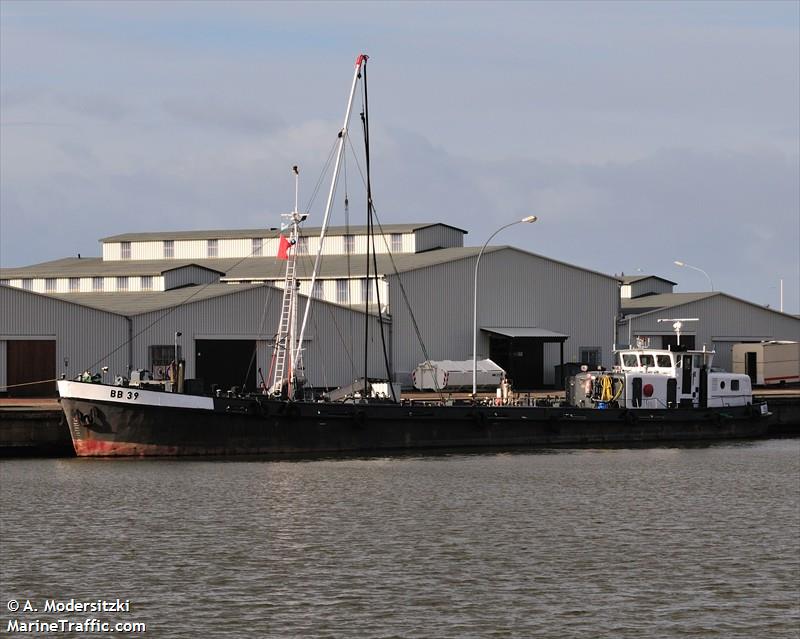 olde baas (Tanker) - IMO , MMSI 211477070, Call Sign DA9877 under the flag of Germany