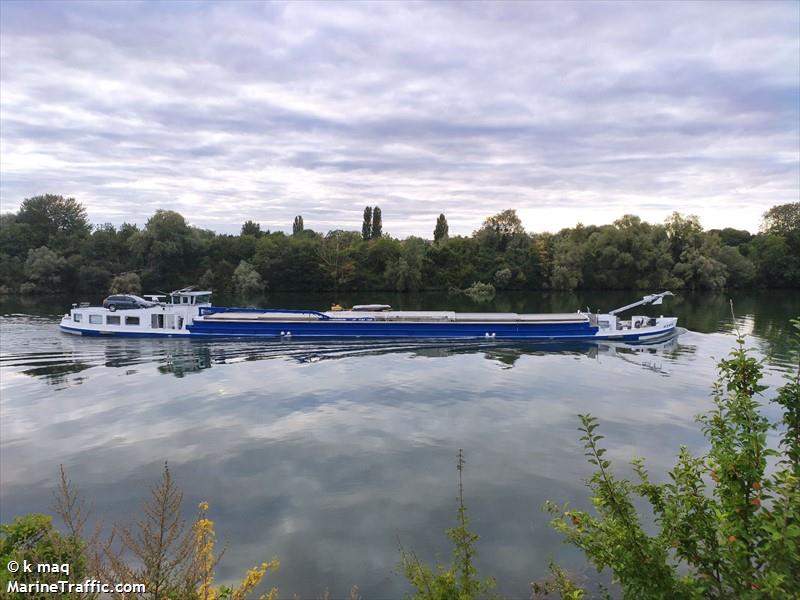 eckmuhl (Cargo ship) - IMO , MMSI 226003960, Call Sign FM4579 under the flag of France