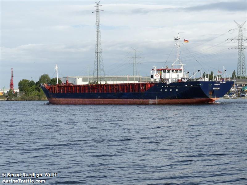 onego (General Cargo Ship) - IMO 8215728, MMSI 273219190, Call Sign UBBV5 under the flag of Russia